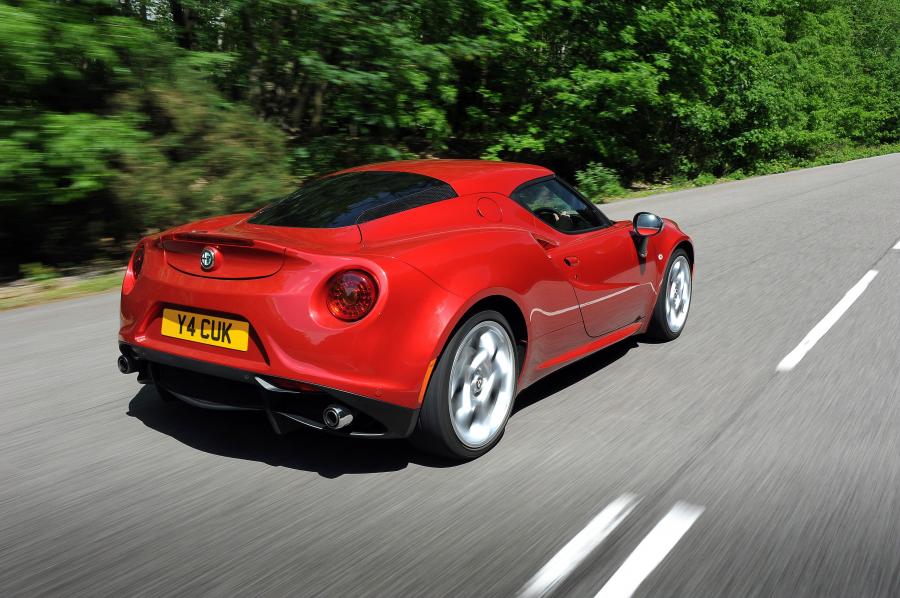  Alfa Romeo 4C 2014 года  (UK) (фото 12 из 24)